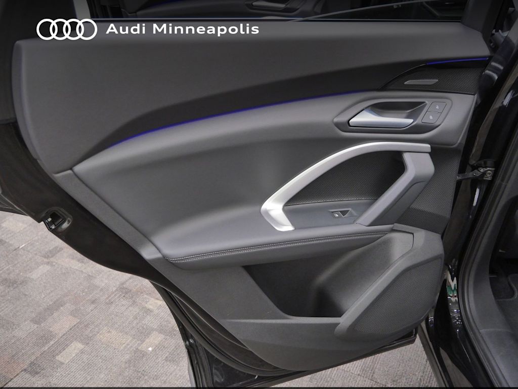 Thumbnail: 2025 Audi Q5 - 18