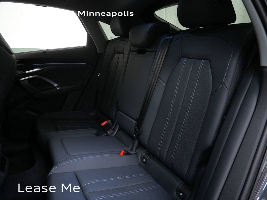 Thumbnail: 2025 Audi Q5 - 8