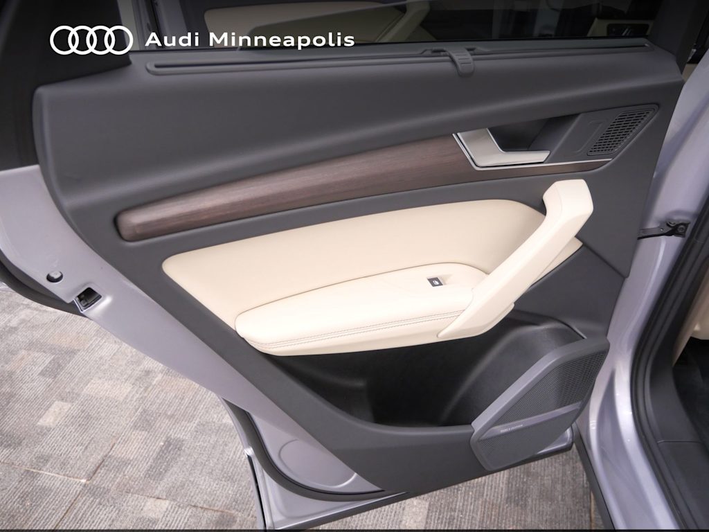 Thumbnail: 2024 Audi Q5 - 17
