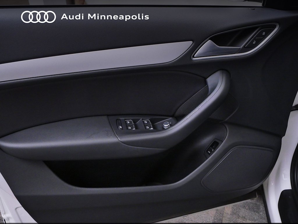 Thumbnail: 2017 Audi Q3 - 15