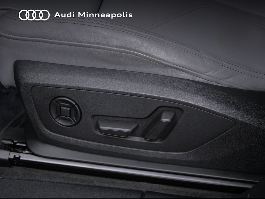 Thumbnail: 2023 Audi Q3 - 16