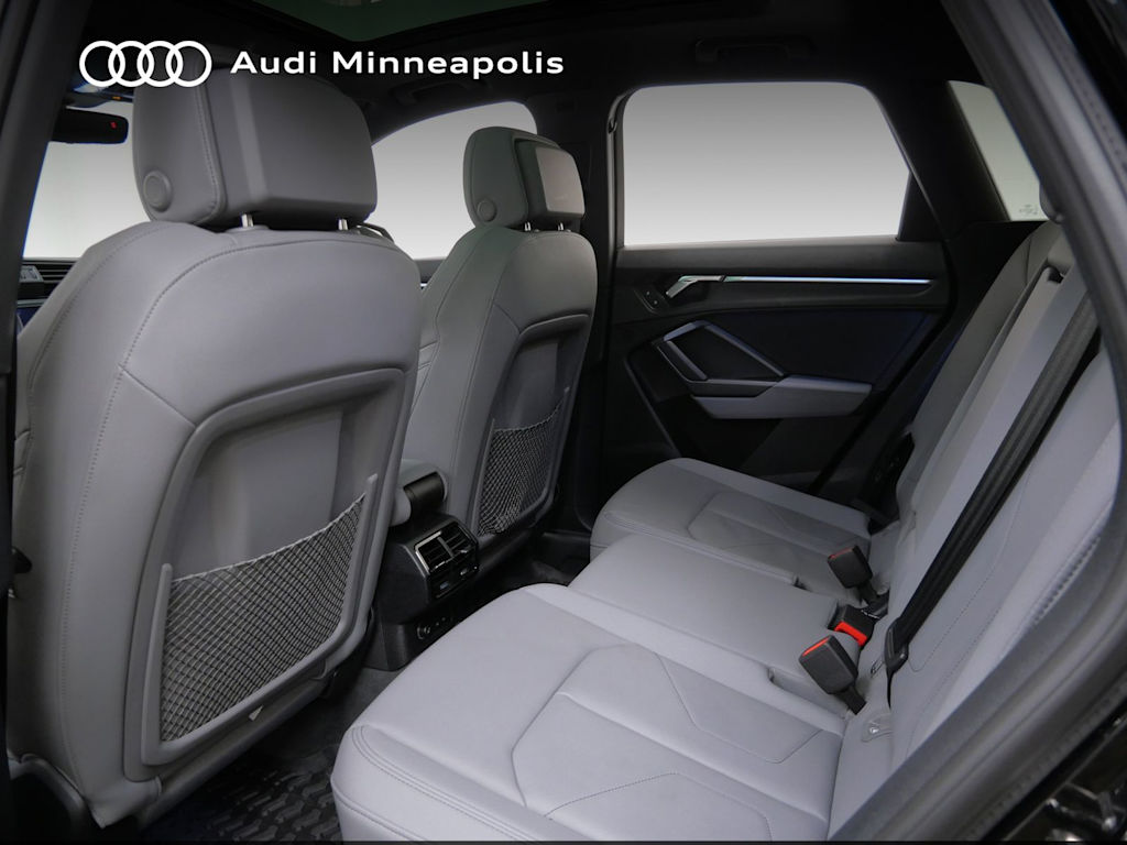 Thumbnail: 2023 Audi Q3 - 7