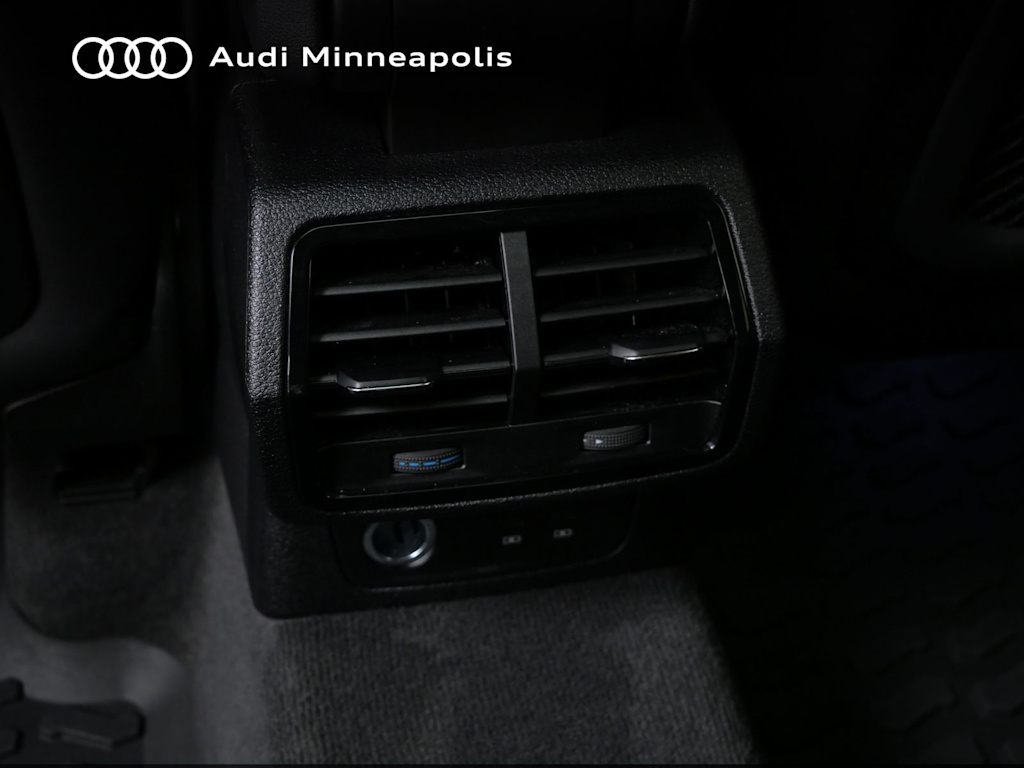 Thumbnail: 2023 Audi Q3 - 17