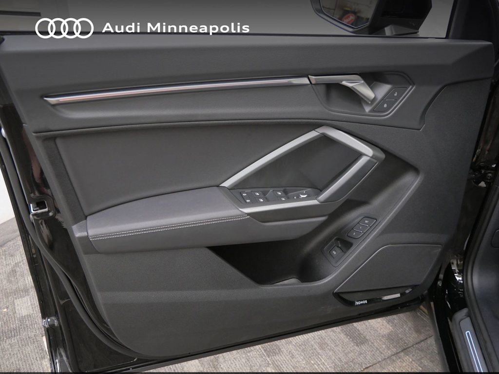 Thumbnail: 2023 Audi Q3 - 14