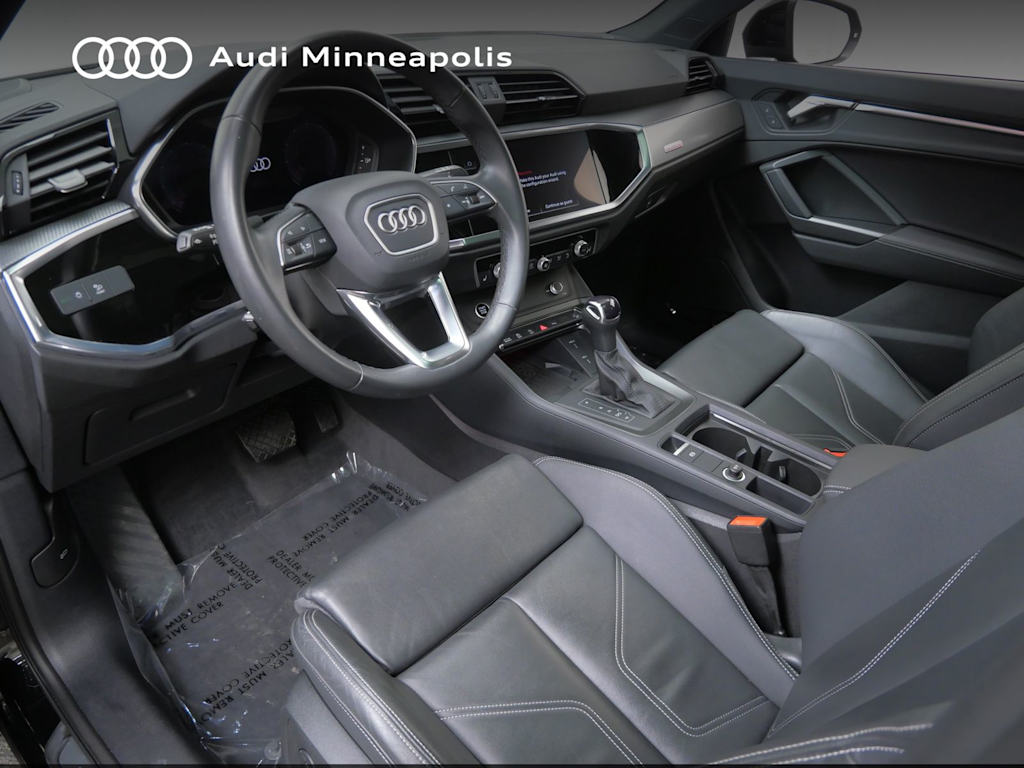 Thumbnail: 2023 Audi Q3 - 2