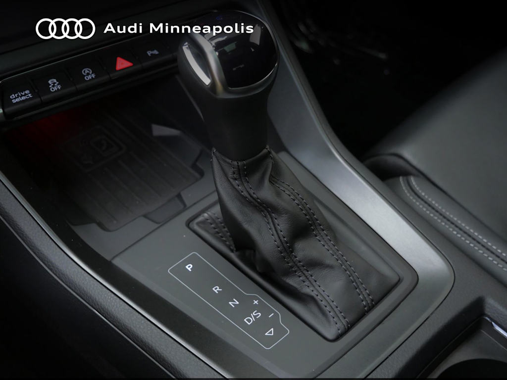 Thumbnail: 2023 Audi Q3 - 9