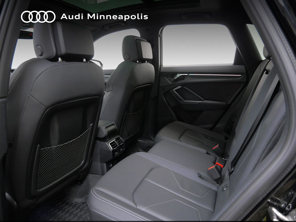 Thumbnail: 2023 Audi Q3 - 7
