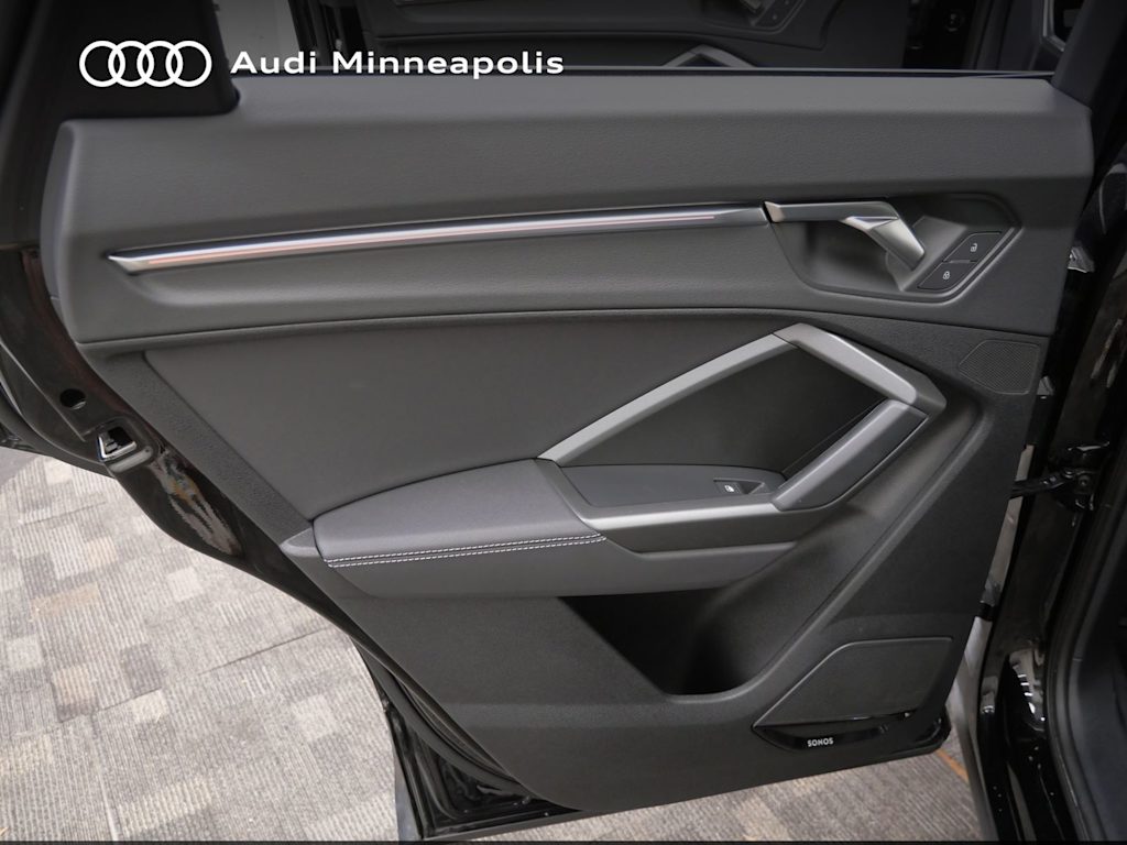 Thumbnail: 2023 Audi Q3 - 16