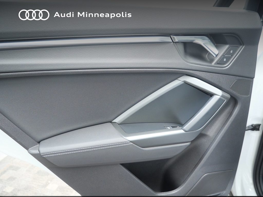Thumbnail: 2022 Audi Q3 - 16