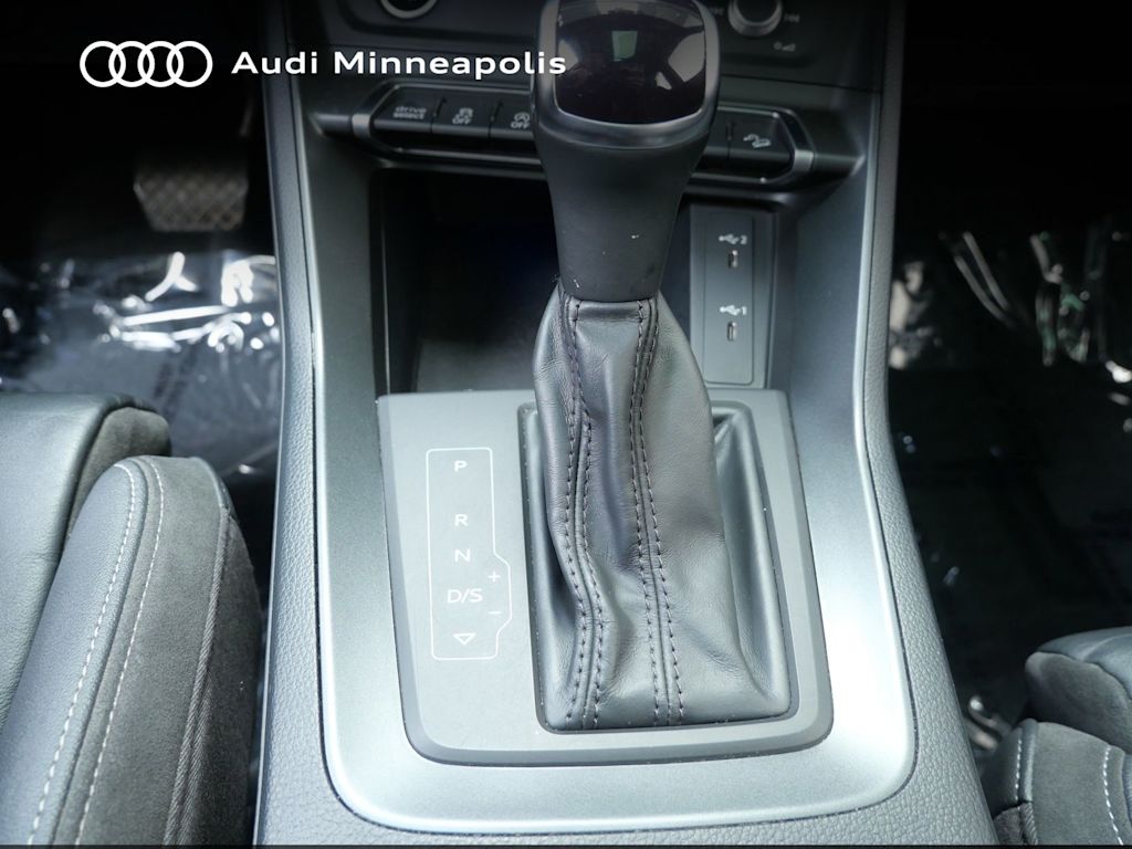 Thumbnail: 2022 Audi Q3 - 19