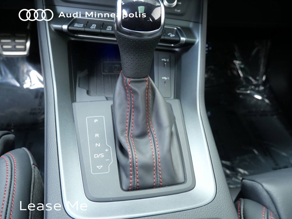 Thumbnail: 2025 Audi Q3 - 10