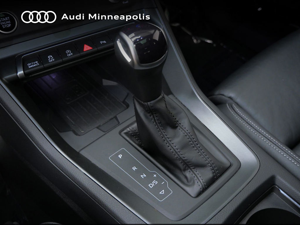 Thumbnail: 2023 Audi Q3 - 9