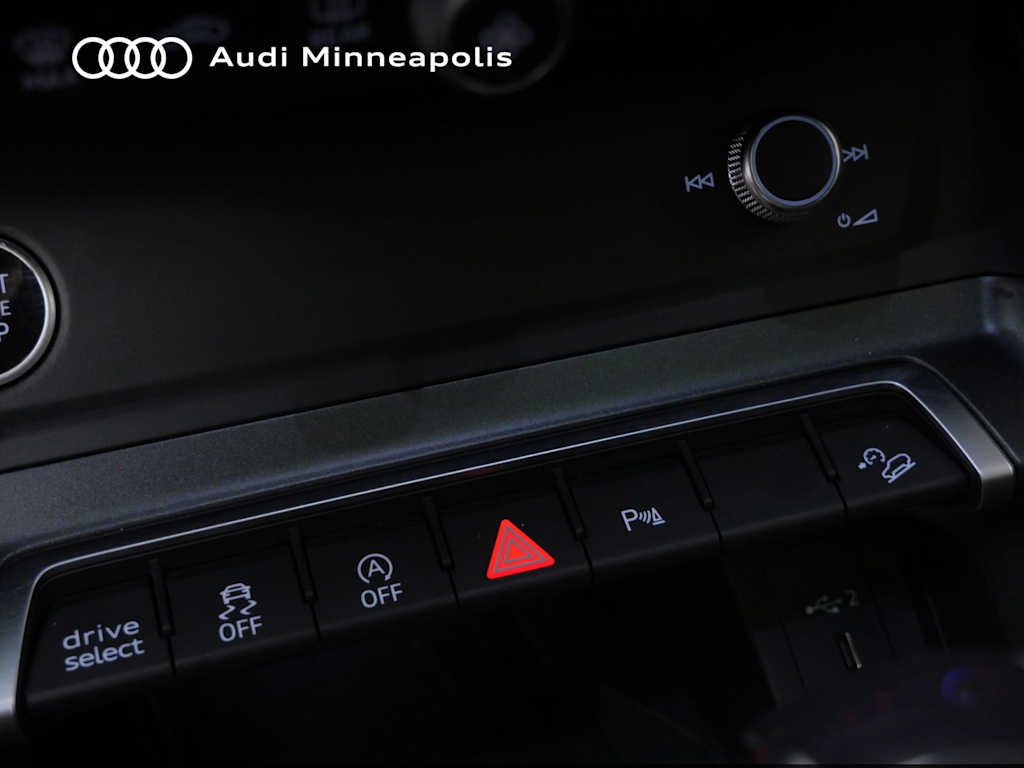 Thumbnail: 2023 Audi Q3 - 24