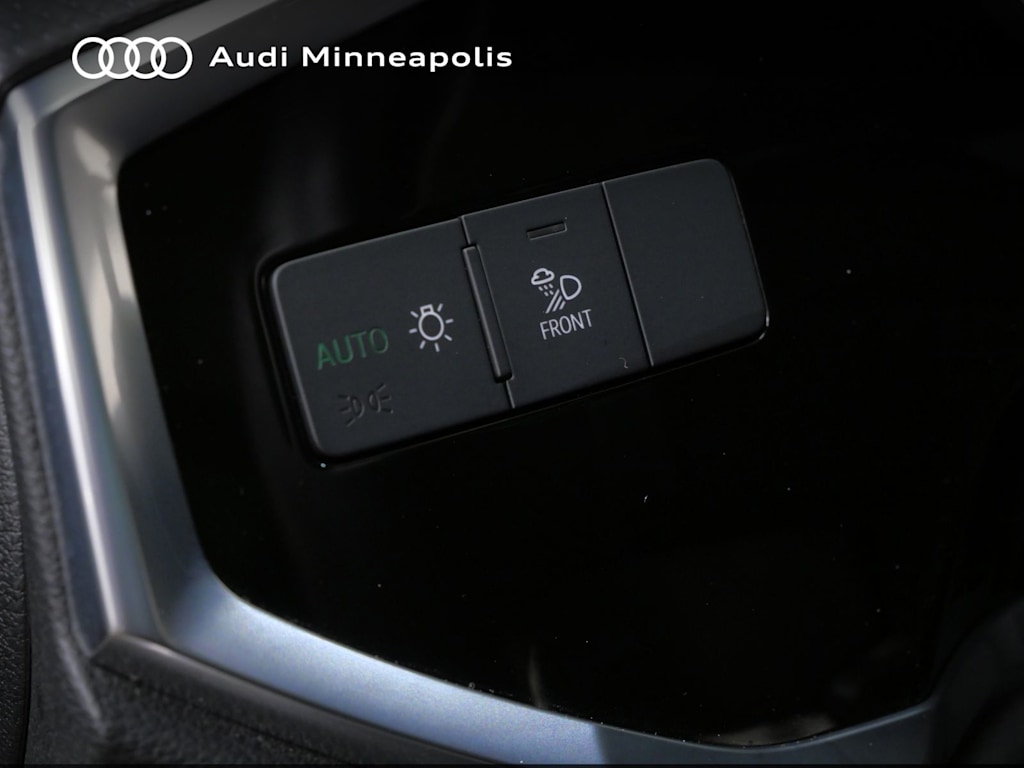 Thumbnail: 2023 Audi Q3 - 18