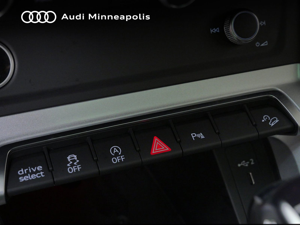 Thumbnail: 2022 Audi Q3 - 25
