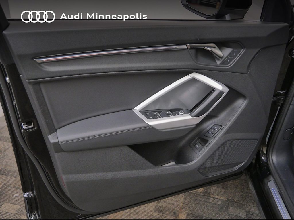 Thumbnail: 2022 Audi Q3 - 14