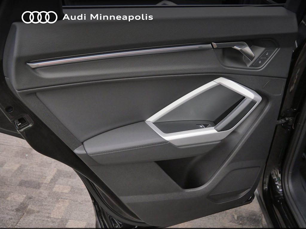 Thumbnail: 2022 Audi Q3 - 16