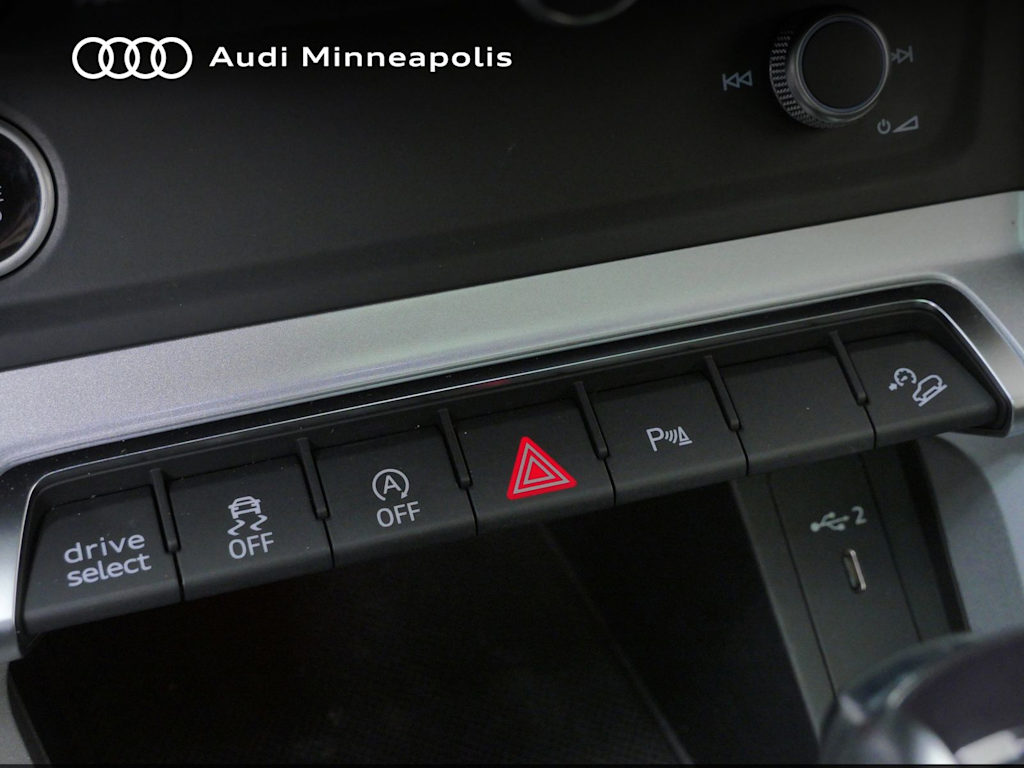 Thumbnail: 2022 Audi Q3 - 26