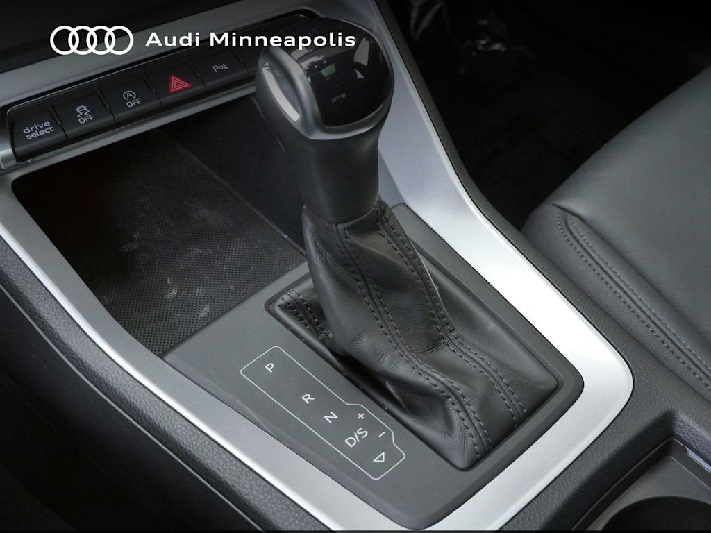 Thumbnail: 2022 Audi Q3 - 10