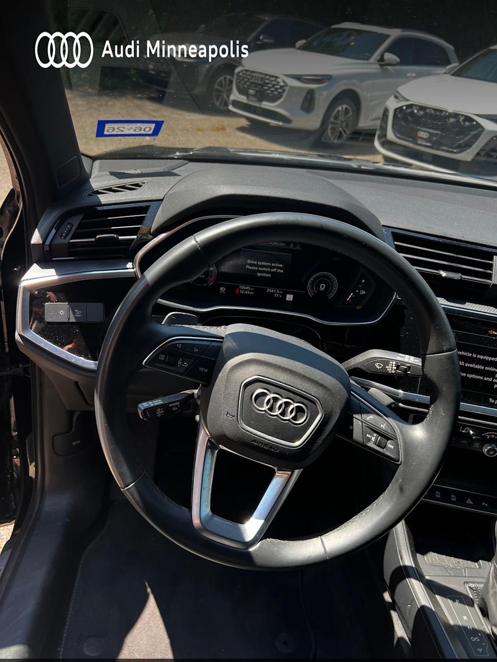Thumbnail: 2023 Audi Q3 - 10