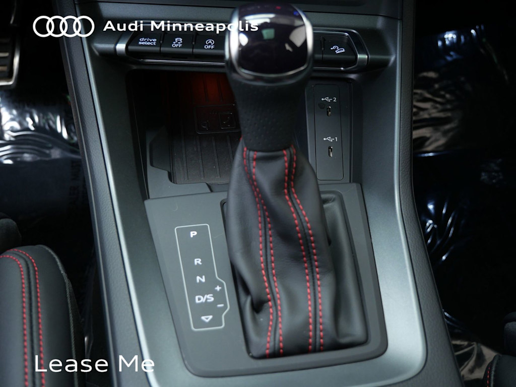 Thumbnail: 2025 Audi Q3 - 11