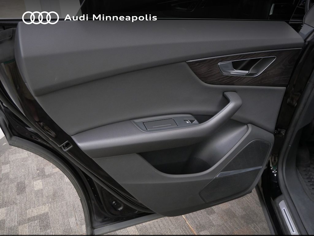 Thumbnail: 2021 Audi Q8 - 18