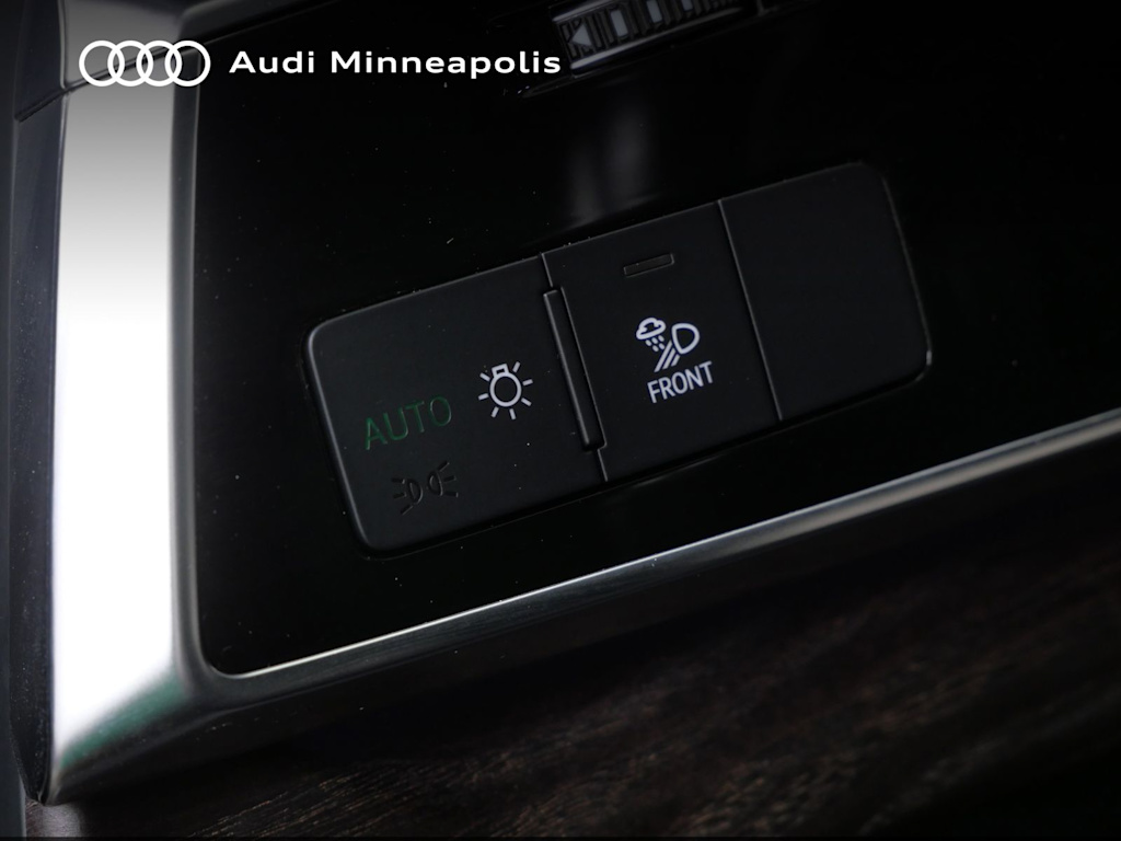 Thumbnail: 2021 Audi Q8 - 20