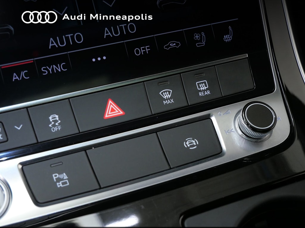 Thumbnail: 2021 Audi Q8 - 25