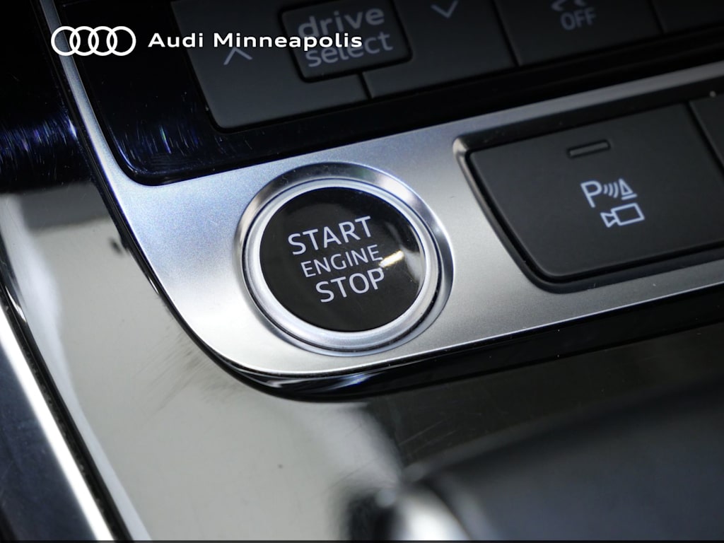 Thumbnail: 2021 Audi Q8 - 24