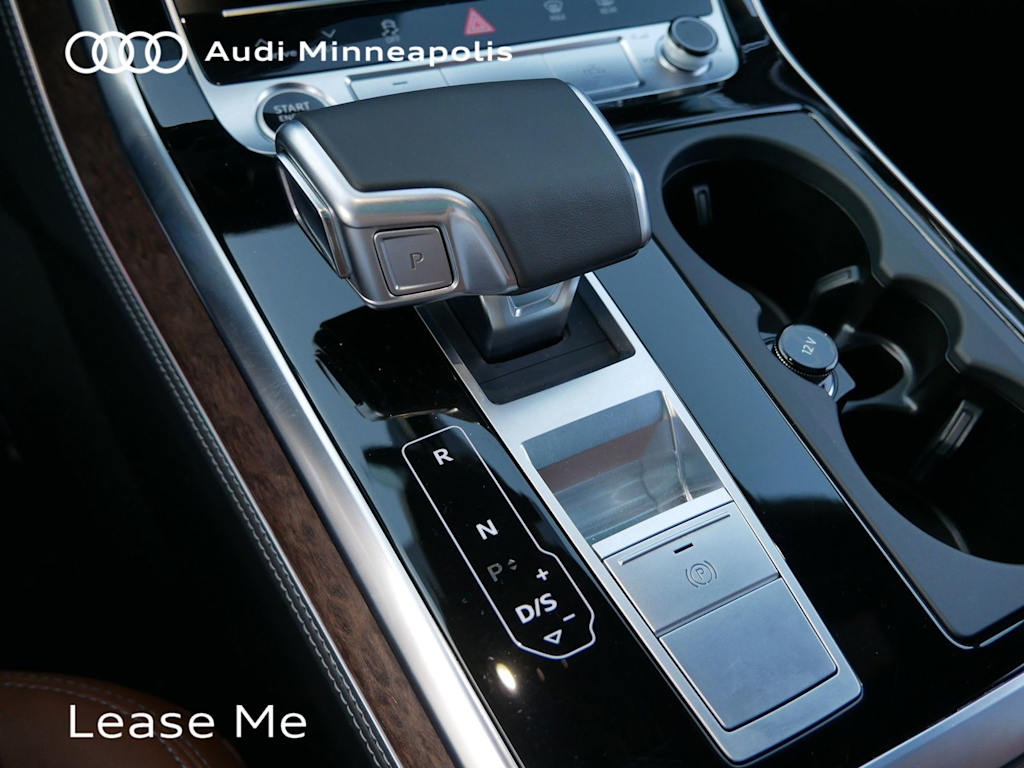 Thumbnail: 2026 Audi Q8 - 10