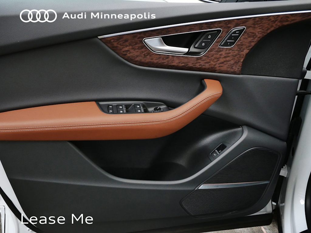 Thumbnail: 2026 Audi Q8 - 17