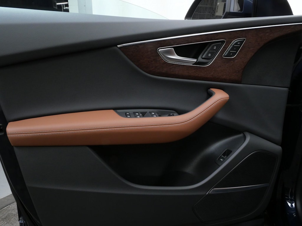 Thumbnail: 2026 Audi Q8 - 12