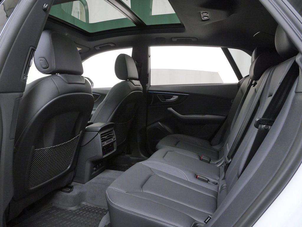 Thumbnail: 2026 Audi Q8 - 7