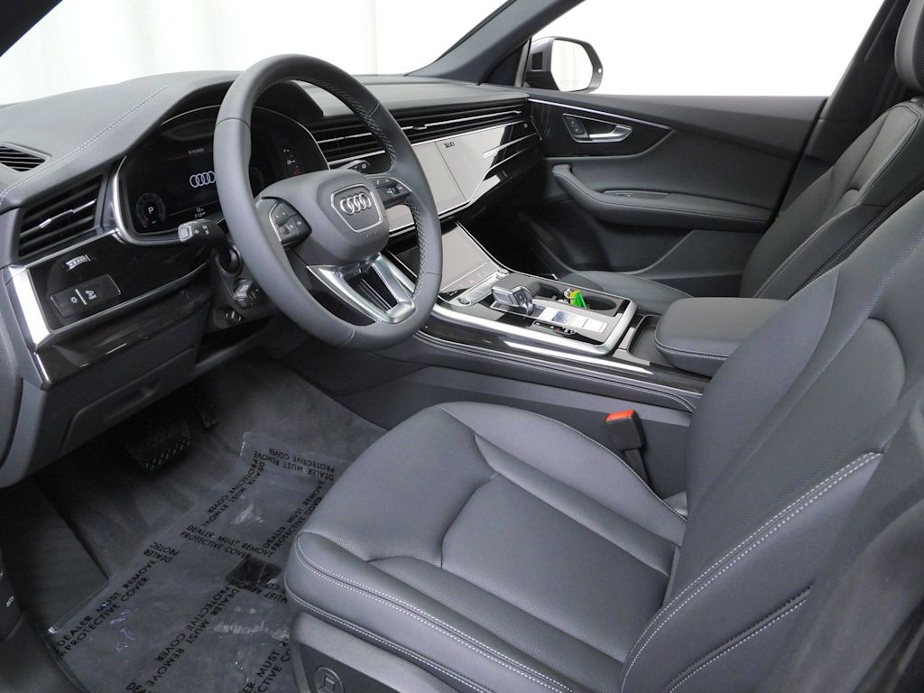 Thumbnail: 2026 Audi Q8 - 6
