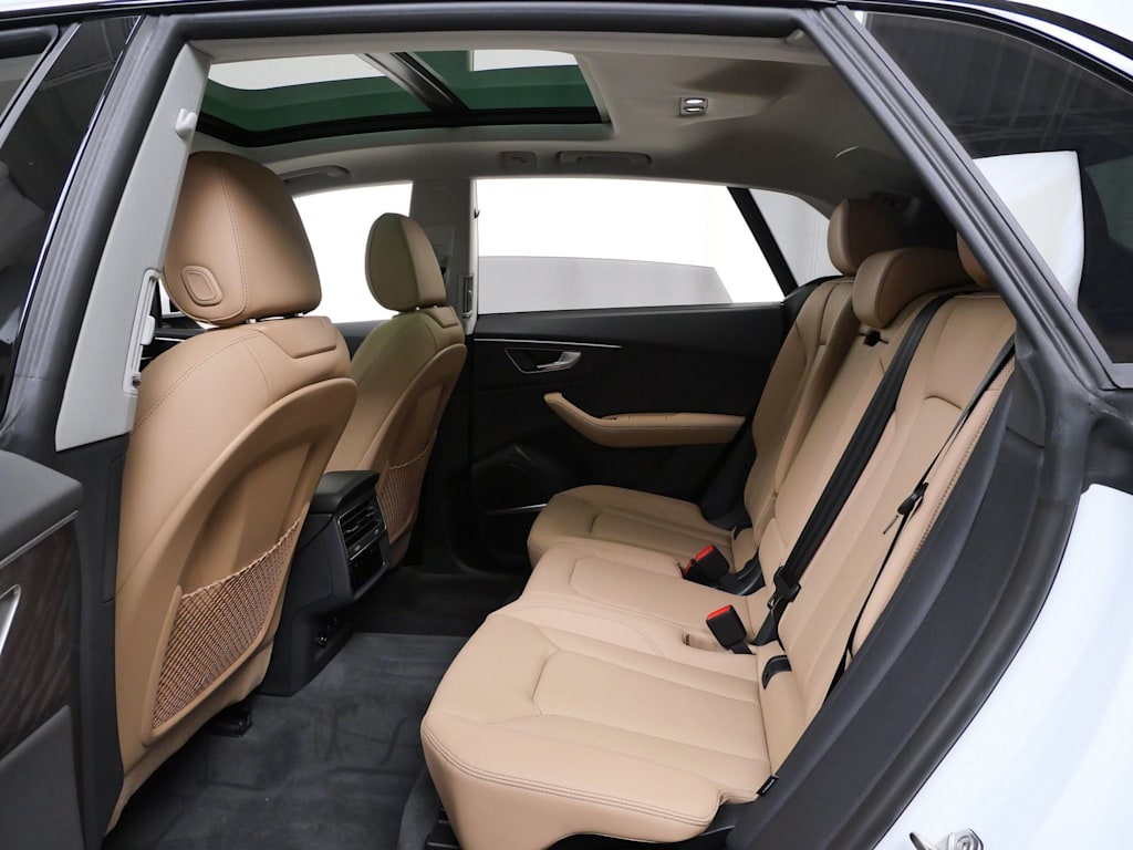 Thumbnail: 2026 Audi Q8 - 7