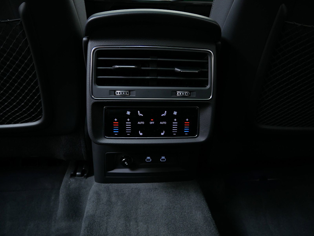 Thumbnail: 2026 Audi Q8 - 15