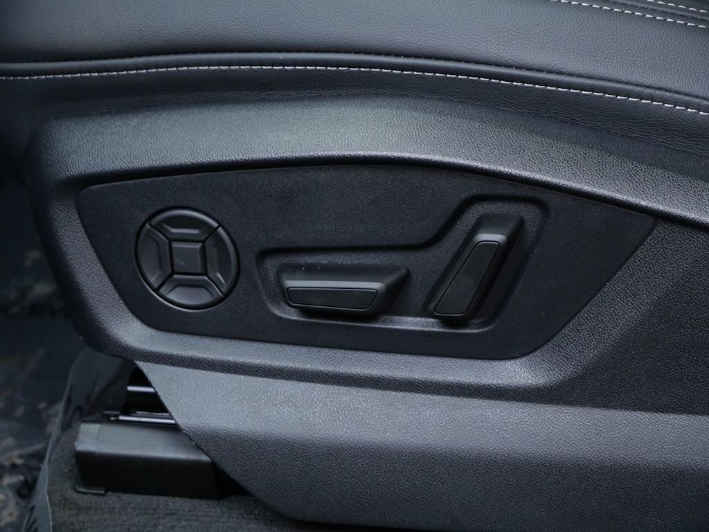 Thumbnail: 2026 Audi Q8 - 13