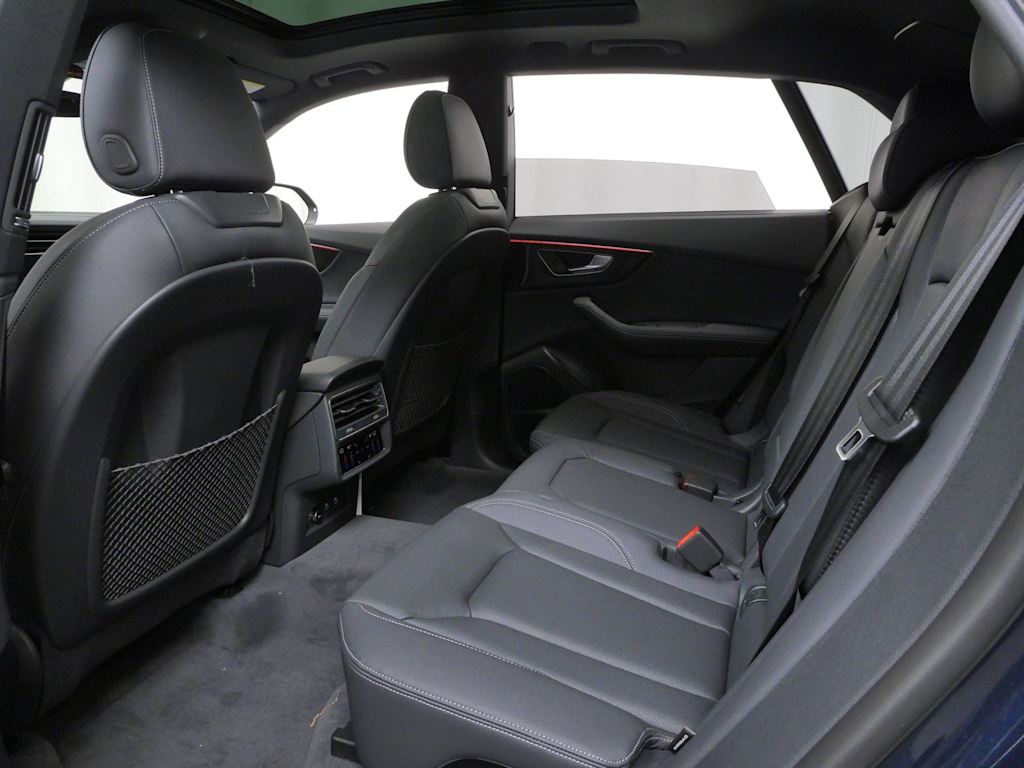 Thumbnail: 2026 Audi Q8 - 7