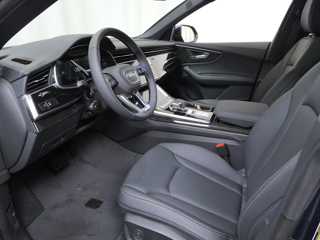 Thumbnail: 2026 Audi Q8 - 6