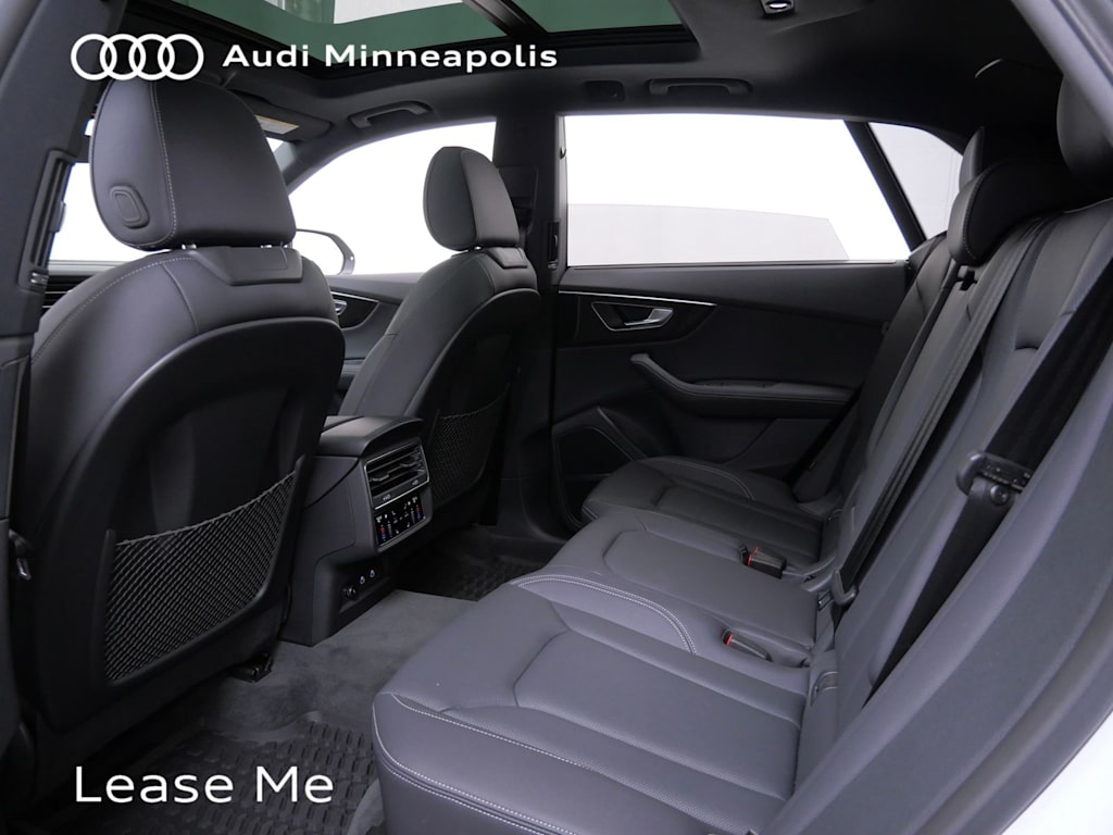 Thumbnail: 2026 Audi Q8 - 8