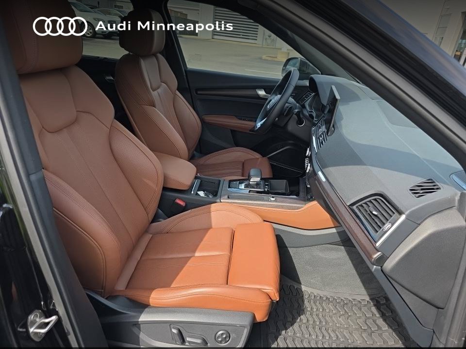Thumbnail: 2023 Audi Q5 - 7