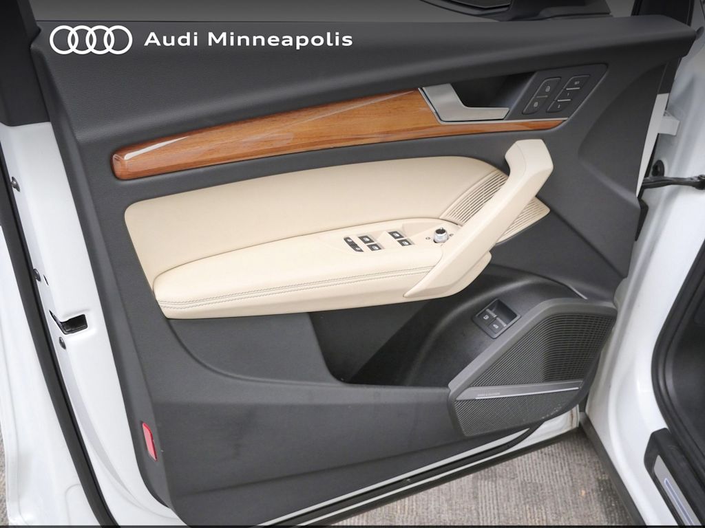 Thumbnail: 2023 Audi Q5 - 15