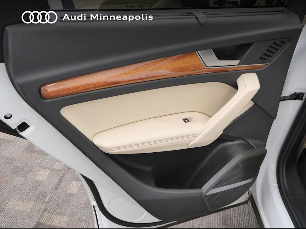Thumbnail: 2023 Audi Q5 - 16