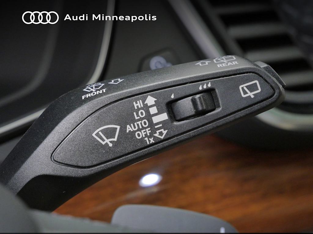 Thumbnail: 2023 Audi Q5 - 11