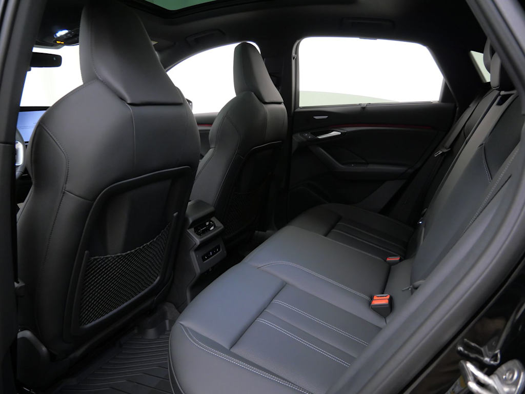 Thumbnail: 2027 Audi Q6 e-tron - 7