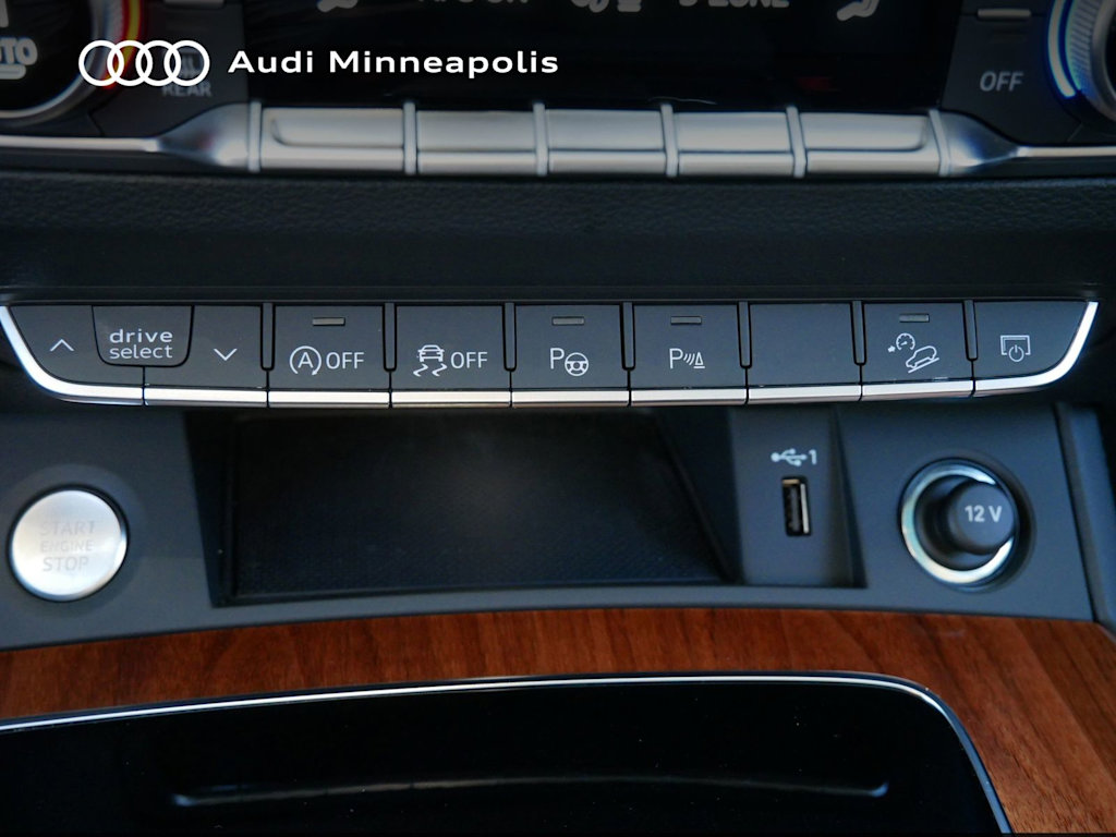 Thumbnail: 2023 Audi Q5 - 25