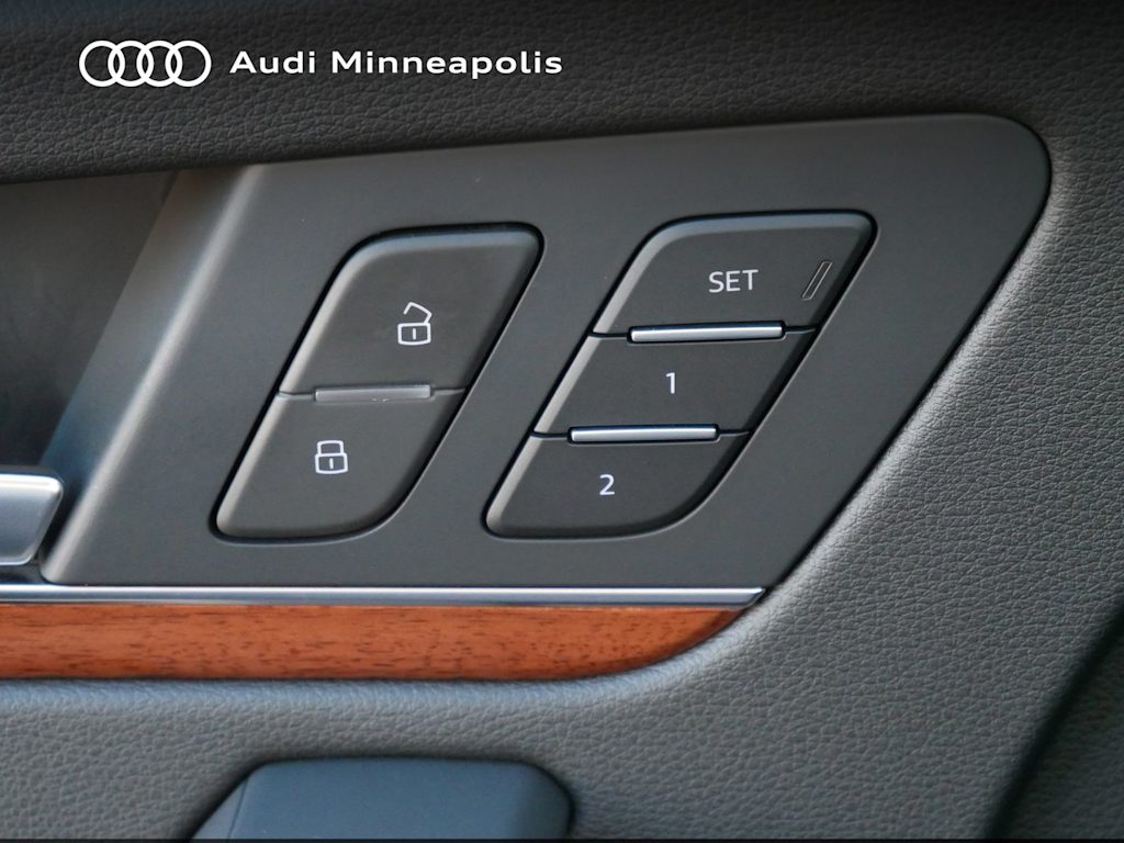 Thumbnail: 2023 Audi Q5 - 21