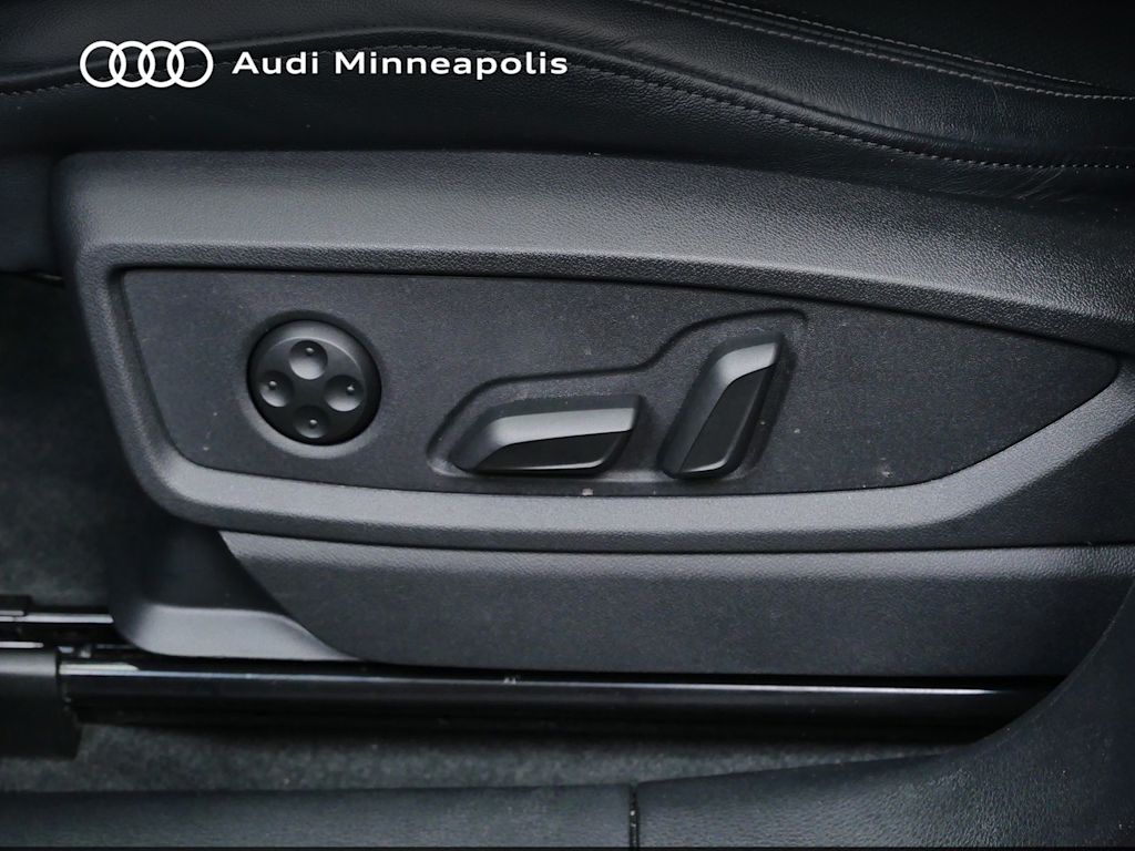 Thumbnail: 2023 Audi Q5 - 18