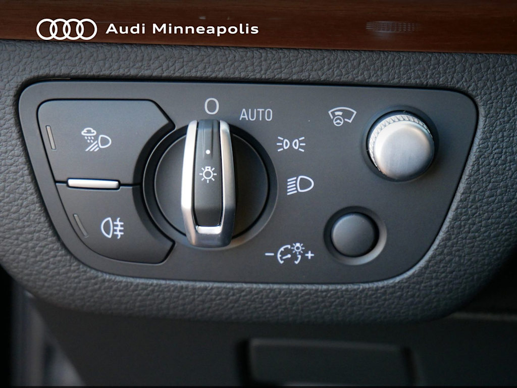 Thumbnail: 2023 Audi Q5 - 22