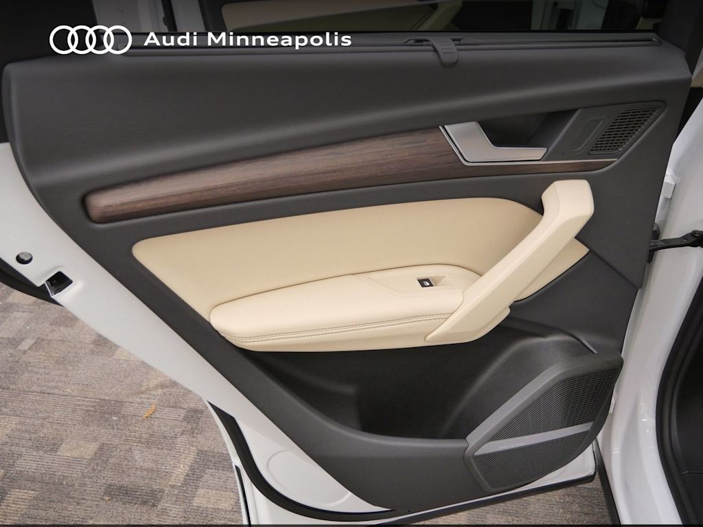 Thumbnail: 2023 Audi Q5 - 18